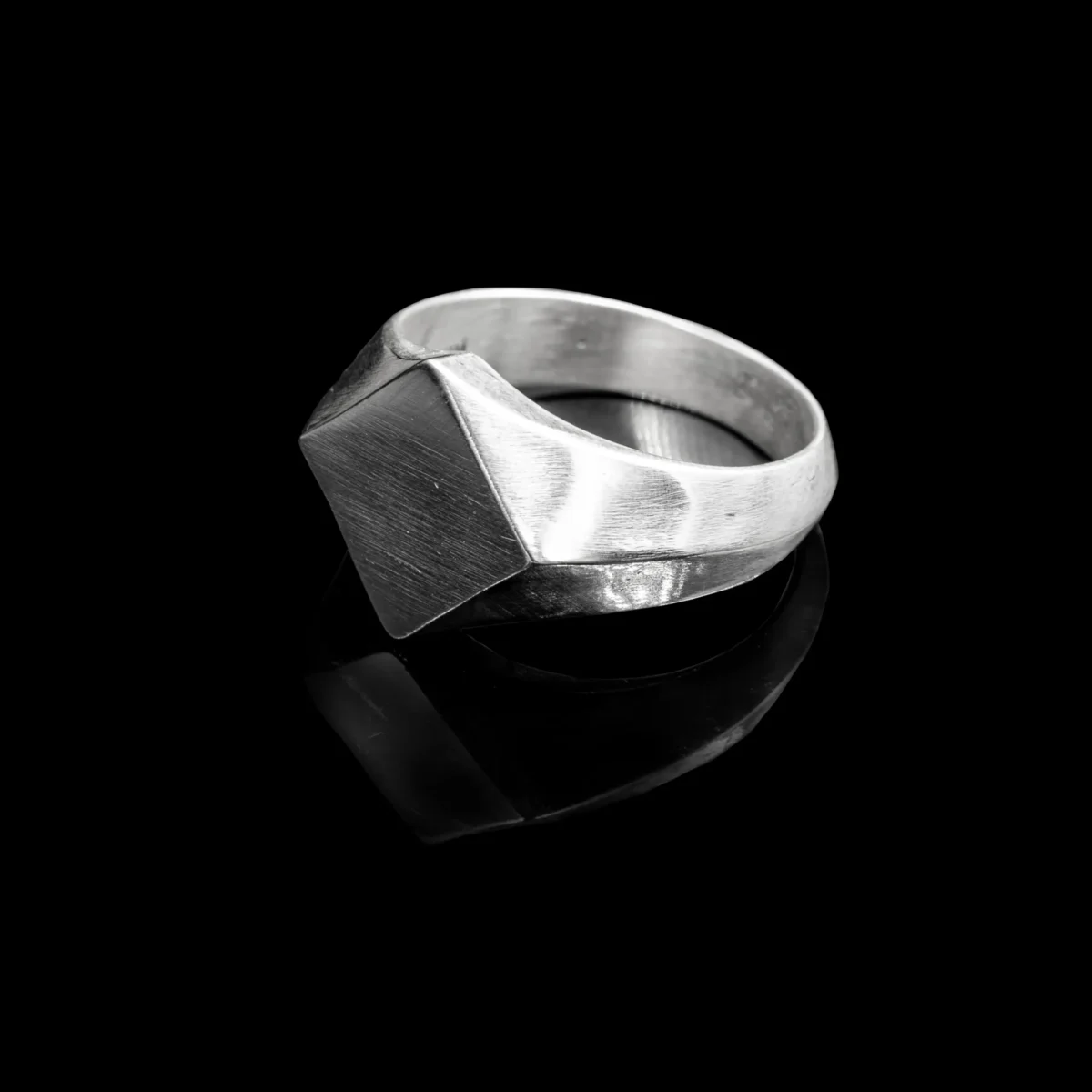 Alternative view of Nhẫn bạc s925 Nami Space Thoi SN008