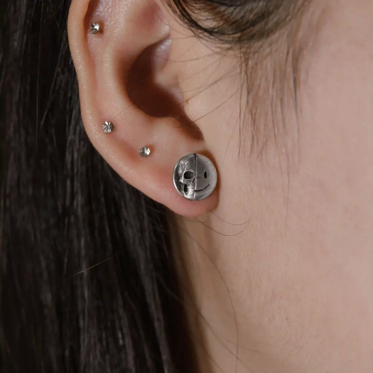 Alternative view of Khuyên tai bạc s925 Nami Space Fake Smile ER0046