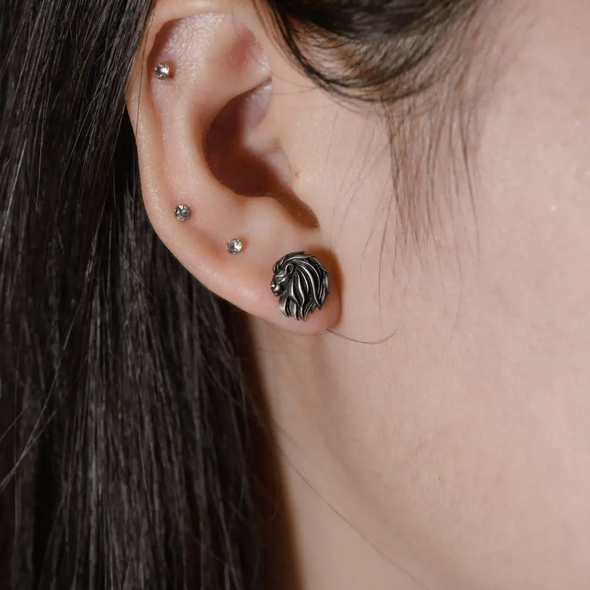 Alternative view of Khuyên tai bạc s925 Nami Space Lion King ER0016