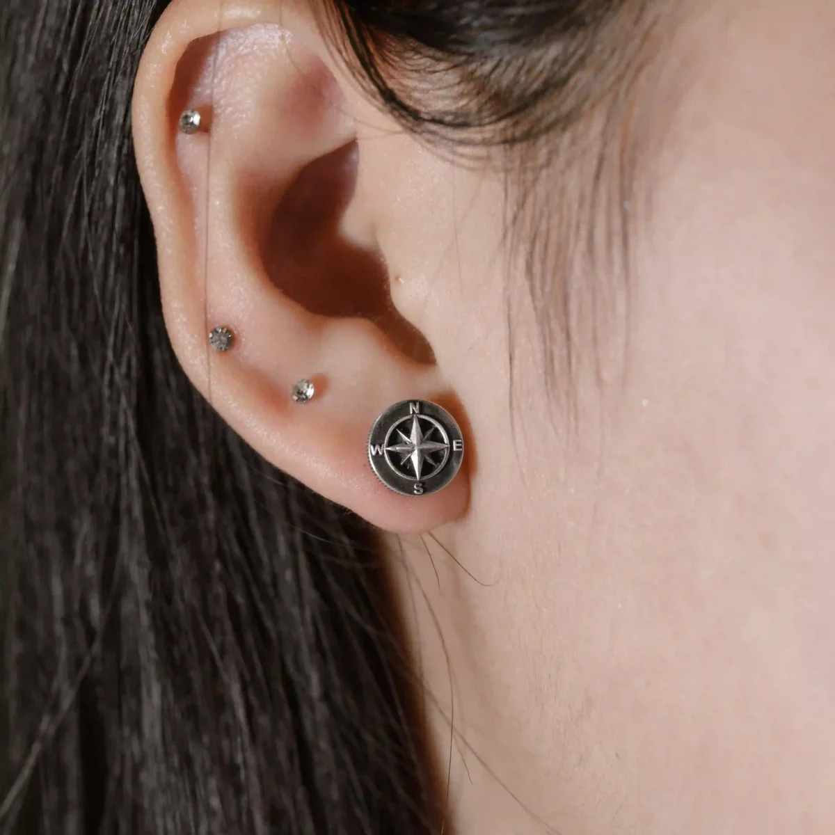 Alternative view of Khuyên tai bạc s925 Nami Space La Bàn ER0025