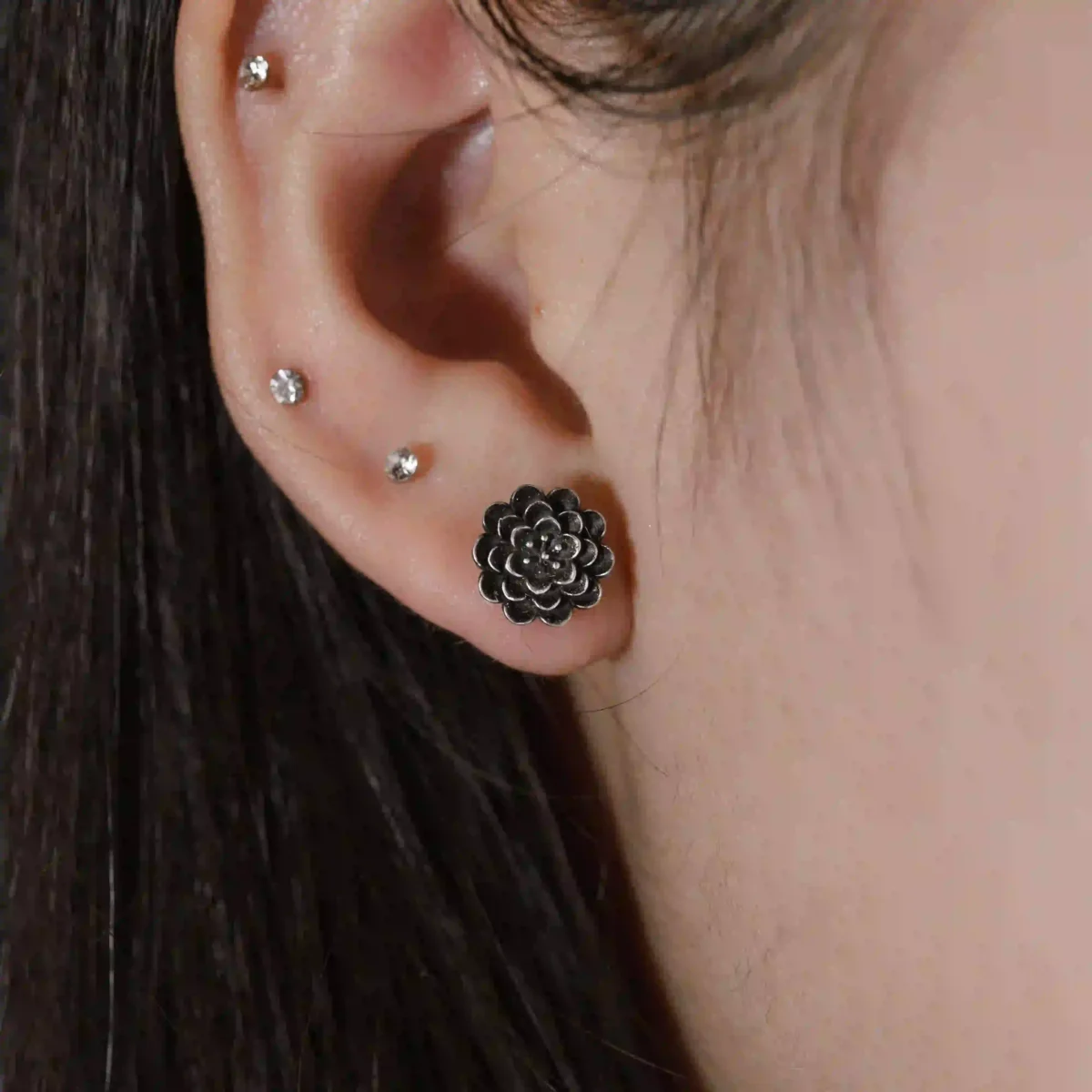 Alternative view of Khuyên tai bạc s925 Nami Space Thược Dược ER0001