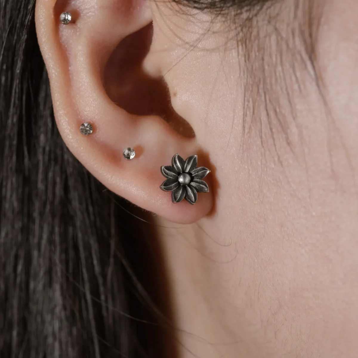 Alternative view of Khuyên tai bạc s925 Nami Space Blossom ER0059