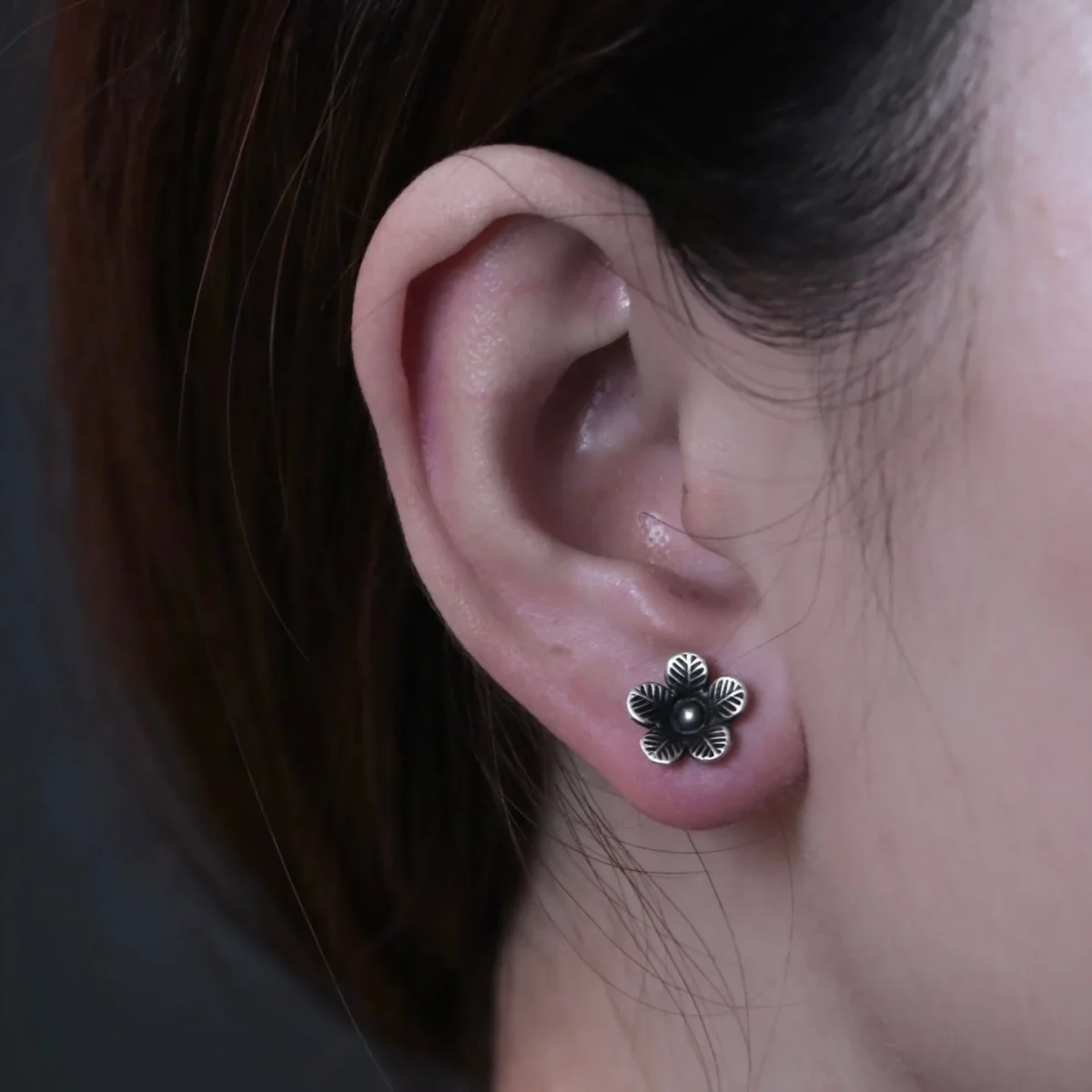 Alternative view of Khuyên tai bạc s925 Nami Space Bloom ER0048