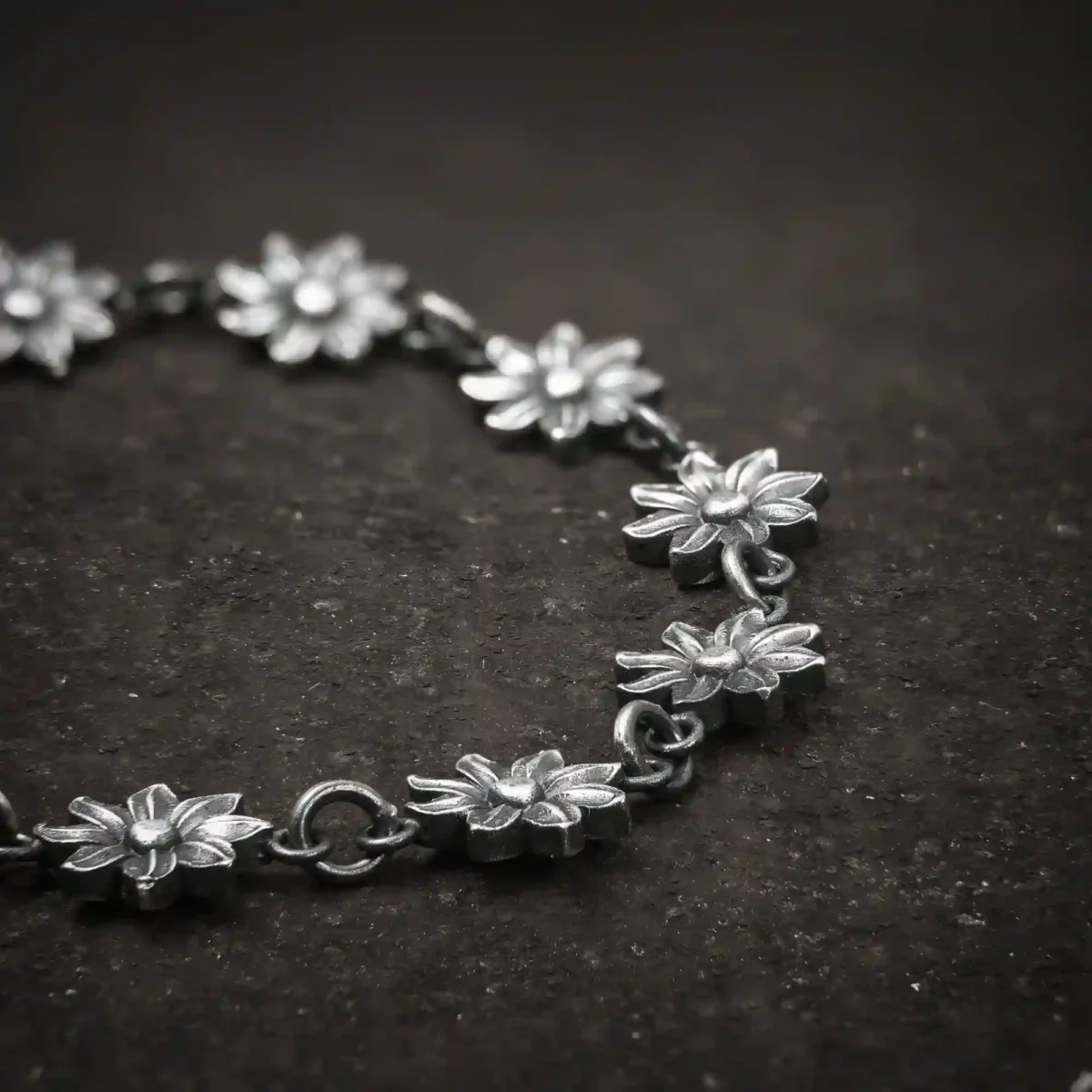 Alternative view of Vòng tay bạc s925 Nami Space Daisy BC006