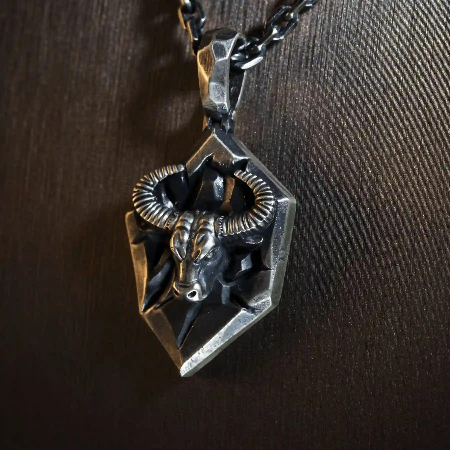 Mặt dây chuyền bạc s925 Nami Space Equus Noctis MV021