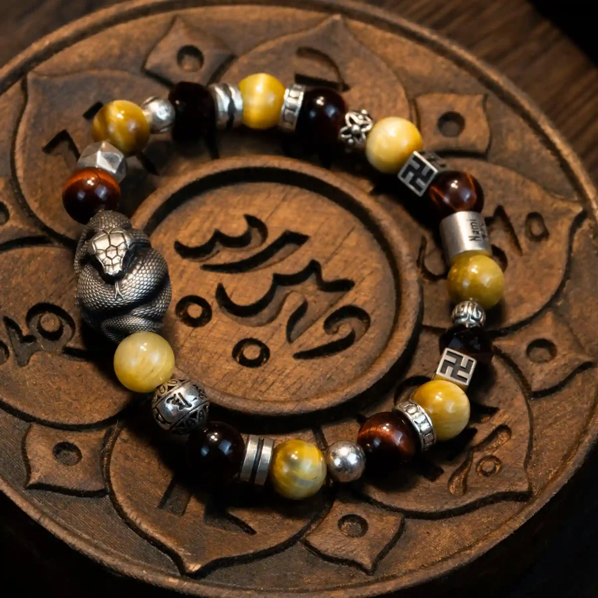 Alternative view of Vòng charm bạc 925 Nami Space Rắn Cuộn