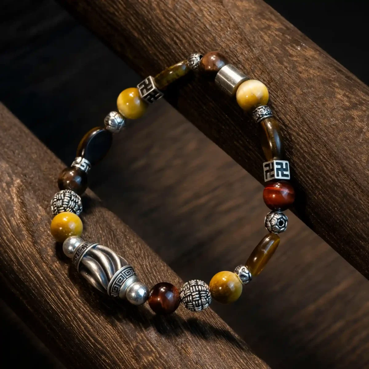 Alternative view of Vòng charm bạc 925 Nami Space xoáy trục