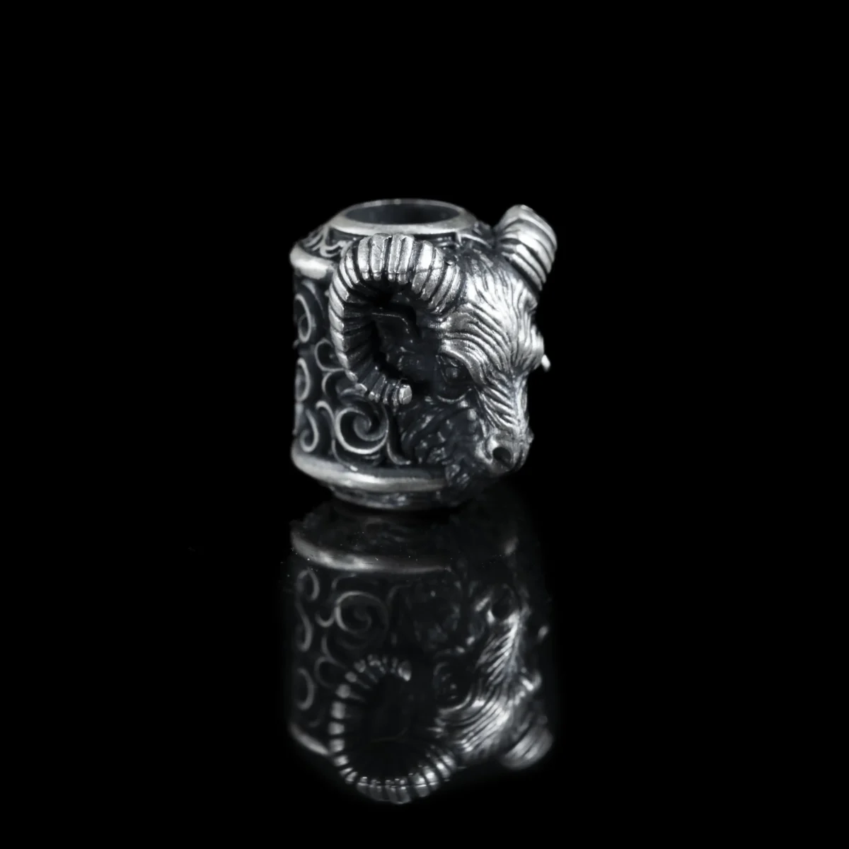 Charm bạc s925 Nami Space Capra Noctis CR0131