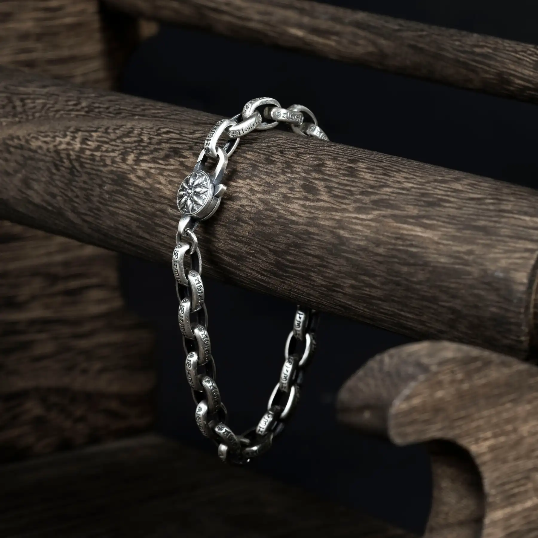 Vòng tay bạc 925 Nami Space Siêu Chú BC012