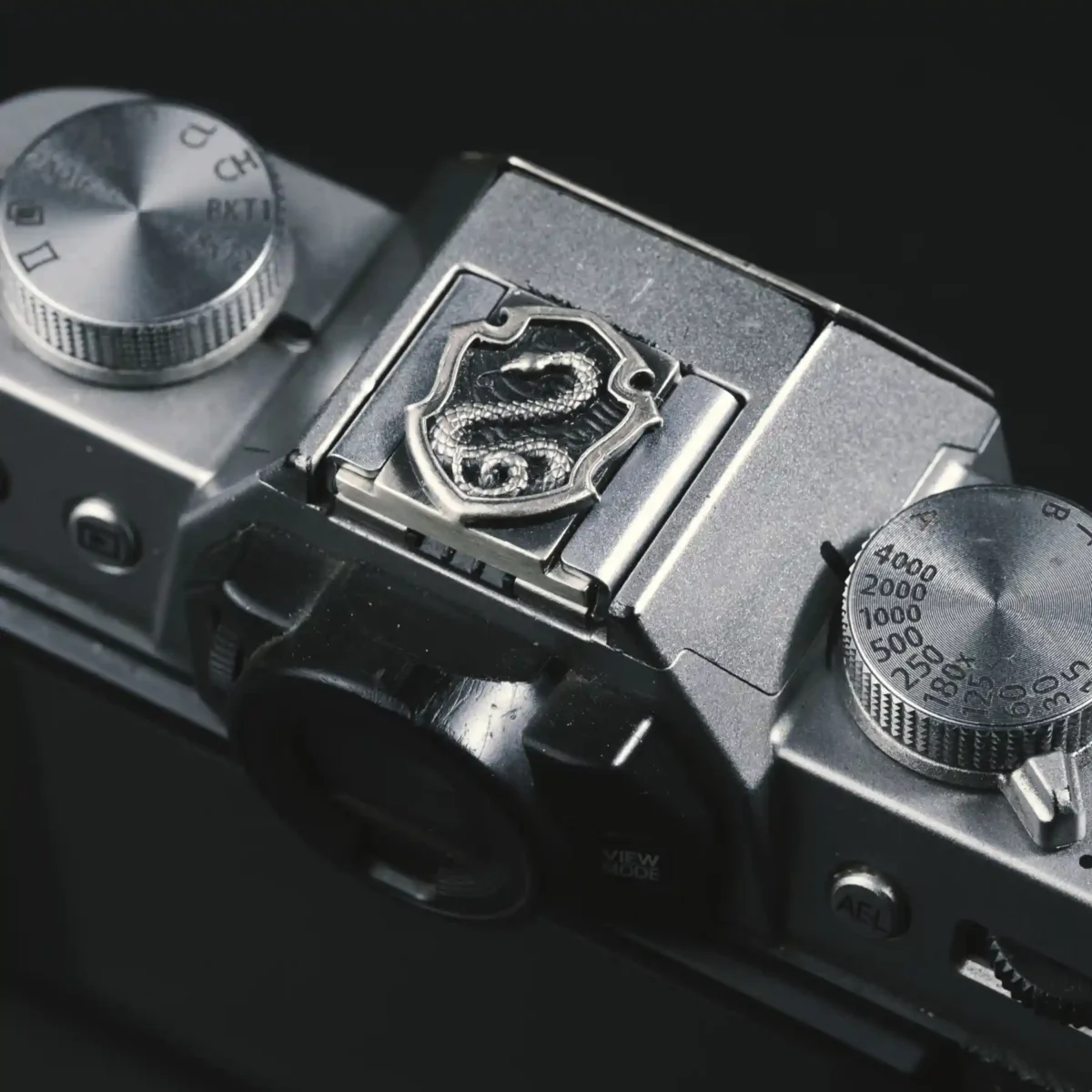 Hotshoe Bạc Nami Space Viper Shield HS075