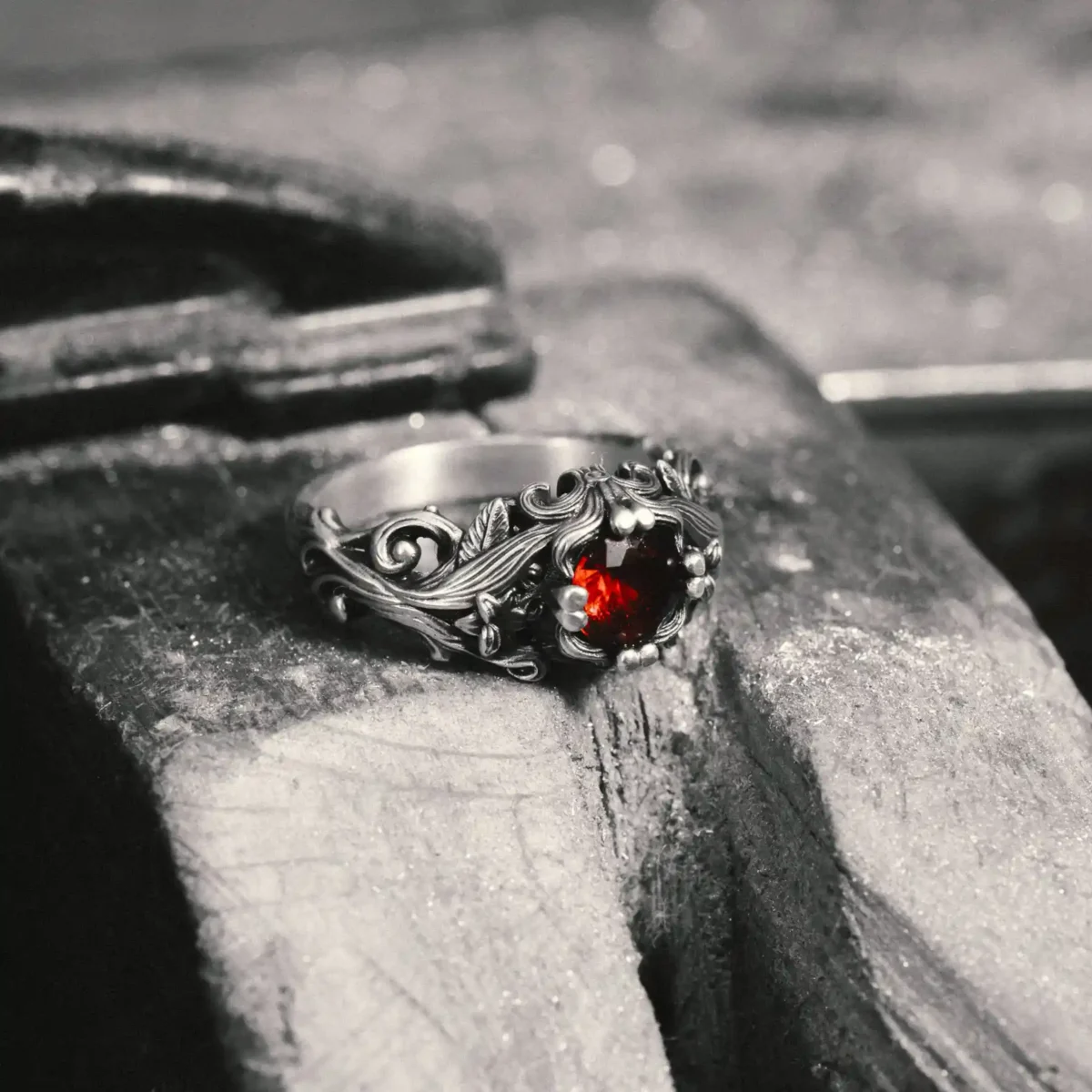 Nhẫn bạc s925 Nami Space Scarlet Stone RS080
