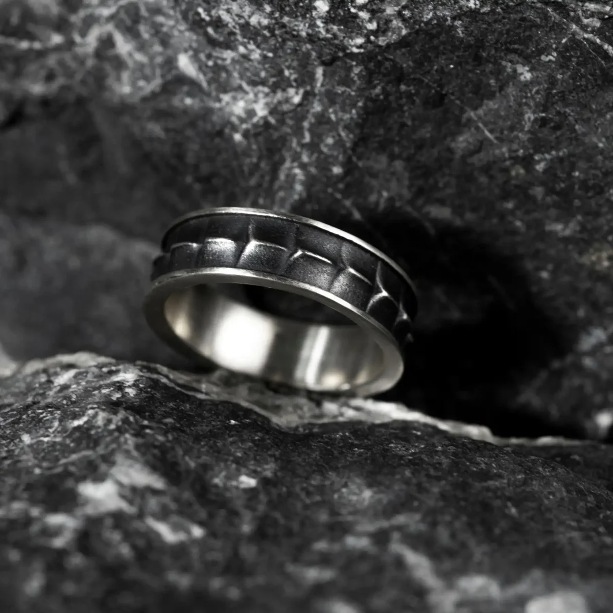 Alternative view of Nhẫn bạc s925 Nami Space Gai Khủng Long RT017