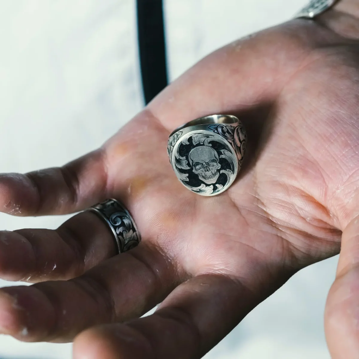 Alternative view of Nhẫn bạc s925 Nami Space chạm khắc thủ công Đầu Lâu